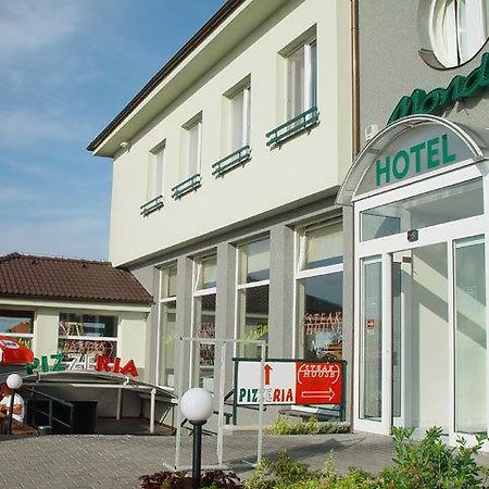 Mondeo Prague Hotel Exterior foto