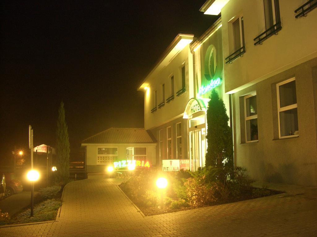 Mondeo Prague Hotel Exterior foto